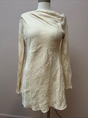 Astr The Label Champagne Cream Long-Sleeve Women's Mini Cowl Neck Dress sz M